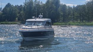 Aquador 28 HT Volvo penta D4-300 -2011 - Fint Skick! Full Teak!