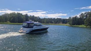 Aquador 28 HT Volvo penta D4-300 -2011 - Fint Skick! Full Teak!