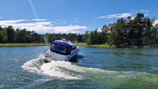 Aquador 28 HT Volvo penta D4-300 -2011 - Fint Skick! Full Teak!