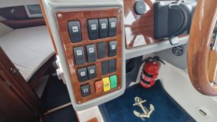 Nimbus 340 Commander -2007. Volvo Penta D6-310. Bog och akterpropeller