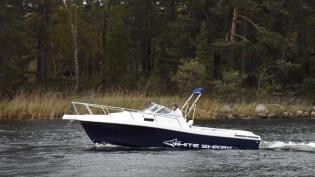 White Shark 237 -2001. Volvo Penta KAD32 -2001. Renoverad motor!