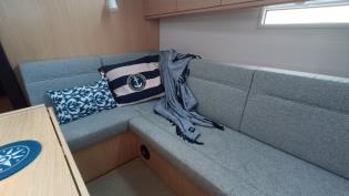 Bavaria 37 C Style -2023. Volvo Penta D1-30. Nyskick & Nyservad!