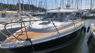 Aquador 28 HT Volvo penta D4-300 -2011 - Fint Skick! Full Teak!