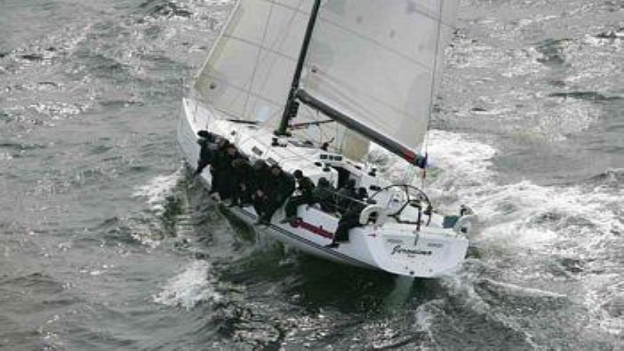 sailboatdata j 133